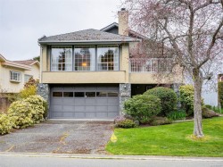 4689 Scottswood Pl Saanich, BC V9Y 2Y1