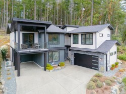 3829 Glen Oaks Dr Nanaimo, BC V9T 0G8