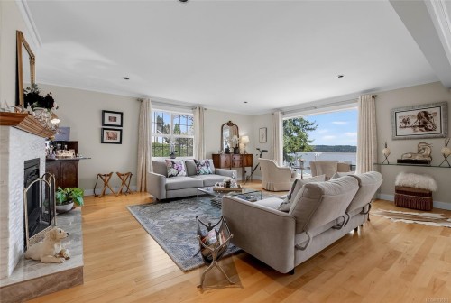 319 Chemainus Rd, Ladysmith, BC 