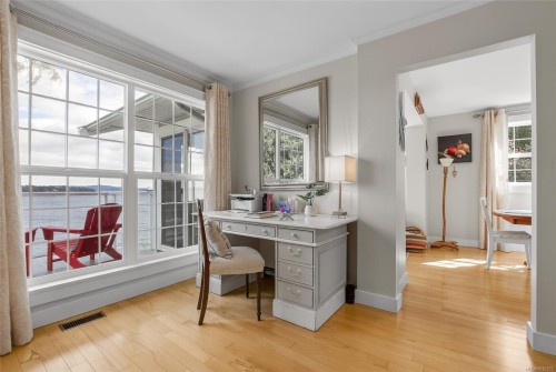319 Chemainus Rd, Ladysmith, BC 