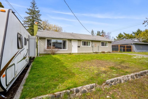 483 Pritchard Rd, Comox, BC 