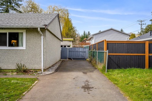 483 Pritchard Rd, Comox, BC 