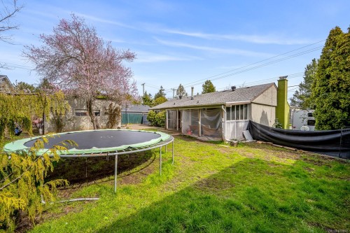 483 Pritchard Rd, Comox, BC 