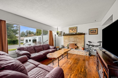 483 Pritchard Rd, Comox, BC 