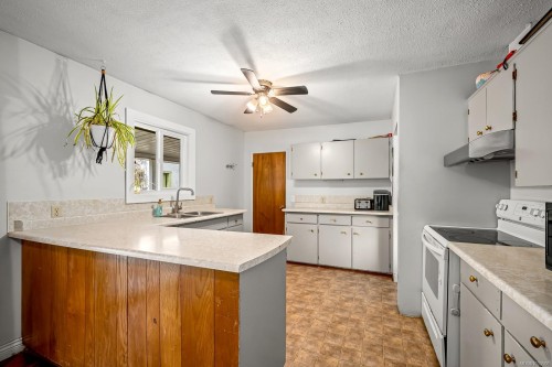 483 Pritchard Rd, Comox, BC 