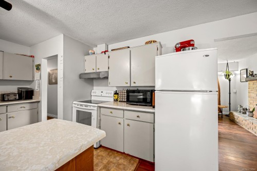 483 Pritchard Rd, Comox, BC 