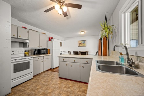 483 Pritchard Rd, Comox, BC 