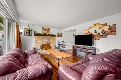 483 Pritchard Rd, Comox, BC 