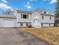 3 Acadia Drive Kentville, NS B4N 5E1