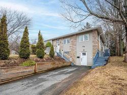 40 Gateway Road  Halifax, NS B3M 1M9