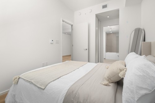 Master Bedroom - 123-585 Av. Glengarry, Mont-Royal, QC - Indoor Photo Showing Bedroom