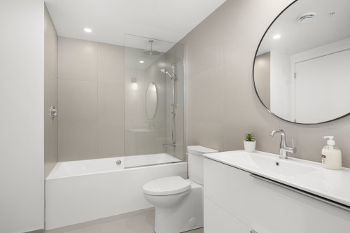 Master Bathroom - 123-585 Av. Glengarry, Mont-Royal, QC - Indoor Photo Showing Bathroom