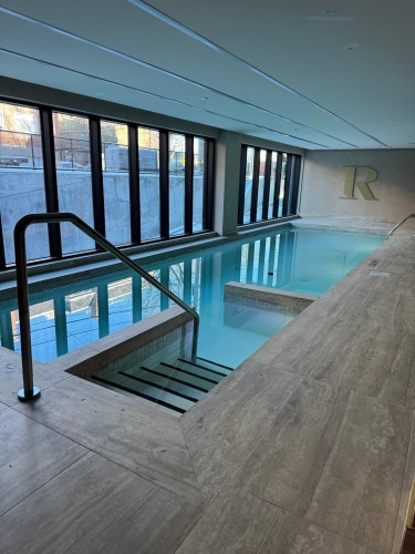 Pool - 123-585 Av. Glengarry, Mont-Royal, QC - Indoor Photo Showing Other Room With In Ground Pool