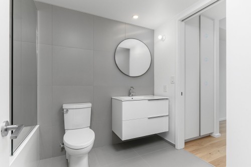 Bathroom - 123-585 Av. Glengarry, Mont-Royal, QC - Indoor Photo Showing Bathroom