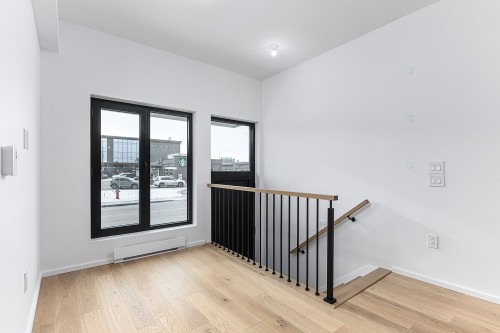 Living Room - 123-585 Av. Glengarry, Mont-Royal, QC - Indoor Photo Showing Other Room