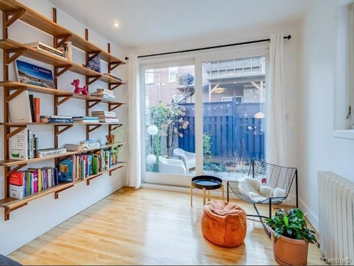 Salon - 8410 Rue Foucher, Montréal (Villeray/Saint-Michel/Parc-Extension), QC - Indoor