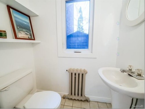 Salle d'eau - 8410 Rue Foucher, Montréal (Villeray/Saint-Michel/Parc-Extension), QC - Indoor Photo Showing Bathroom