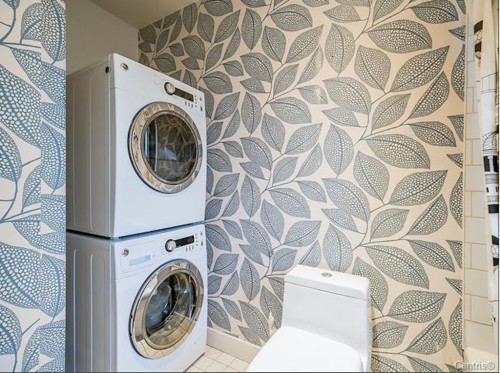 Salle de bains - 8410 Rue Foucher, Montréal (Villeray/Saint-Michel/Parc-Extension), QC - Indoor Photo Showing Laundry Room