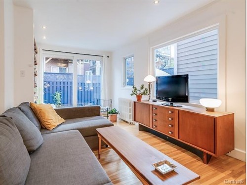 Salon - 8410 Rue Foucher, Montréal (Villeray/Saint-Michel/Parc-Extension), QC - Indoor Photo Showing Living Room