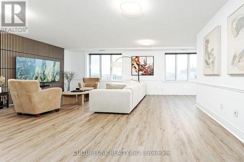 Ph6 - 135 Pond Drive, Markham, ON - Indoor Photo Showing Living Room