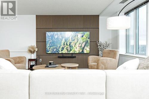 Ph6 - 135 Pond Drive, Markham, ON - Indoor