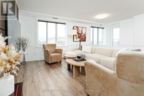 Ph6 - 135 Pond Drive, Markham, ON - Indoor Photo Showing Living Room