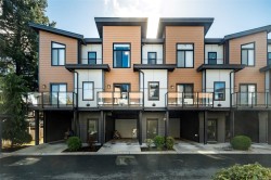 103-687 Strandlund Ave Langford, BC V9B 3G2