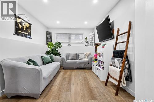 1365 Prince Crescent, Moose Jaw, SK - Indoor Photo Showing Living Room
