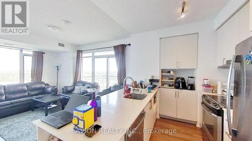 1504 - 2560 Eglinton Avenue W, Mississauga, ON - Indoor Photo Showing Kitchen