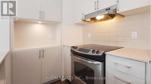 1504 - 2560 Eglinton Avenue W, Mississauga, ON - Indoor Photo Showing Kitchen