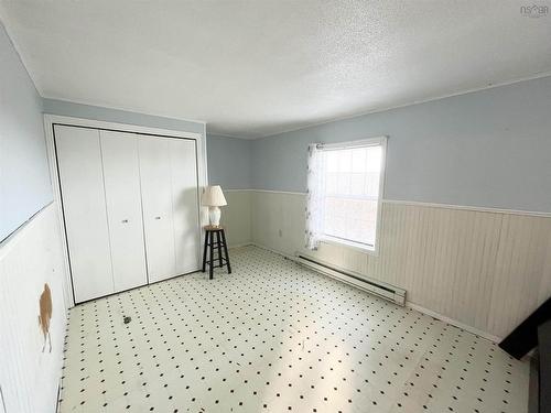 23 New Road, The Hawk, NS 