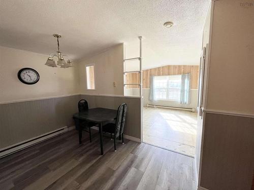 23 New Road, The Hawk, NS 