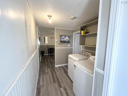 23 New Road, The Hawk, NS 