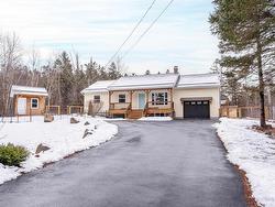 355 Oak Island Road  Avonport, NS B0P 1P0