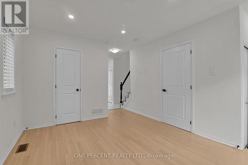 563 Burleigh Private, Ottawa, ON - Indoor Photo Showing Other Room