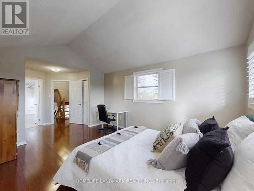 837 Apple Gate Court, Mississauga, ON - Indoor Photo Showing Bedroom
