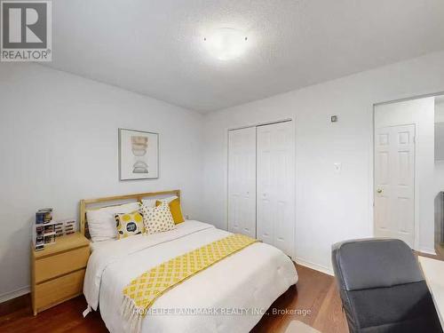 837 Apple Gate Court, Mississauga, ON - Indoor Photo Showing Bedroom