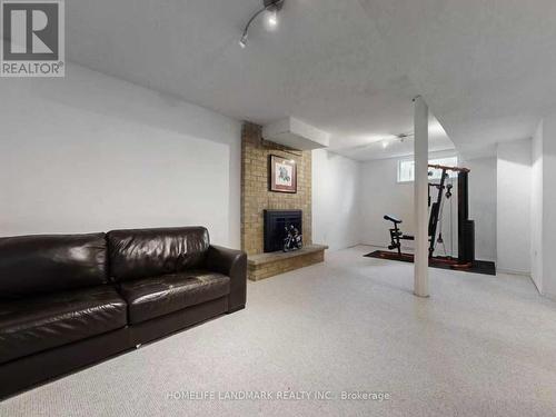 837 Apple Gate Court, Mississauga, ON - Indoor