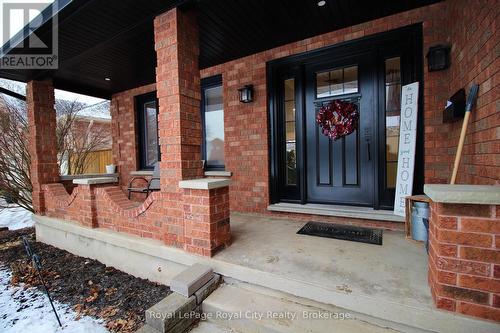 82 Gunn Avenue, Cambridge, ON - Outdoor