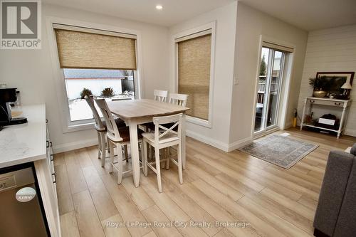 82 Gunn Avenue, Cambridge, ON - Indoor Photo Showing Dining Room