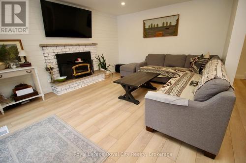 82 Gunn Avenue, Cambridge, ON - Indoor Photo Showing Living Room With Fireplace