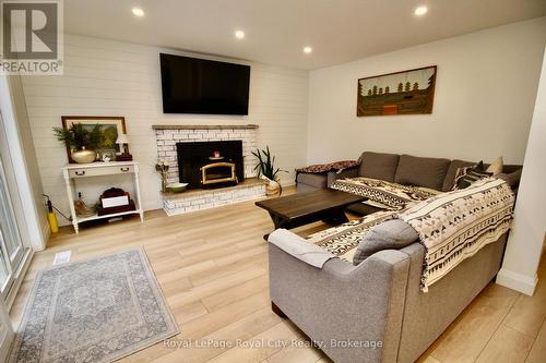 82 Gunn Avenue, Cambridge, ON - Indoor Photo Showing Living Room With Fireplace