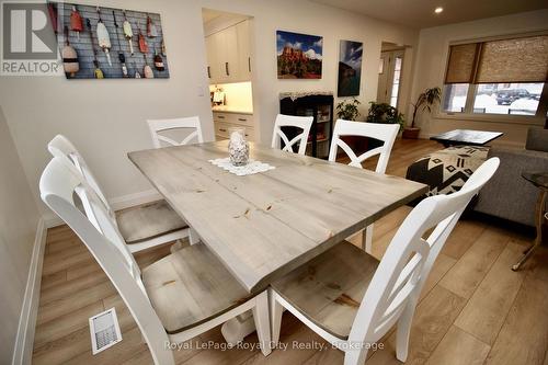 82 Gunn Avenue, Cambridge, ON - Indoor Photo Showing Dining Room