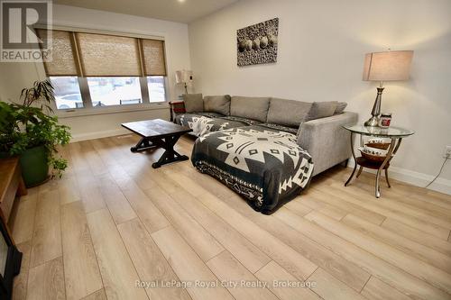 82 Gunn Avenue, Cambridge, ON - Indoor