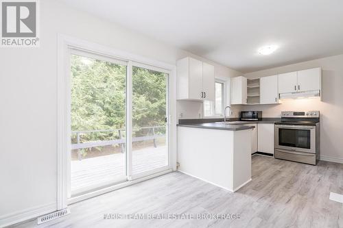 19 Wakunda Crescent, Tiny, ON - Indoor Photo Showing Kitchen
