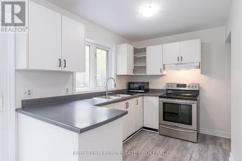 19 Wakunda Crescent, Tiny, ON - Indoor Photo Showing Kitchen