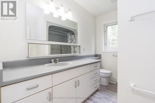 19 Wakunda Crescent, Tiny, ON - Indoor Photo Showing Bathroom