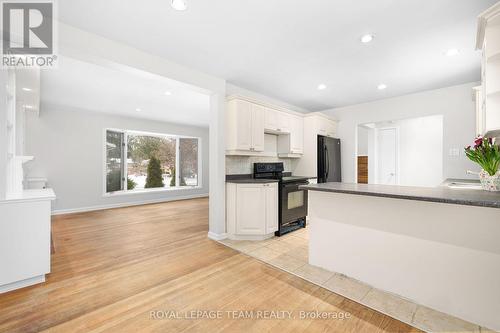 2358 Malone Crescent, Ottawa, ON - Indoor Photo Showing Kitchen
