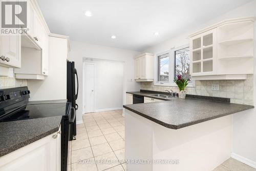 2358 Malone Crescent, Ottawa, ON - Indoor Photo Showing Kitchen