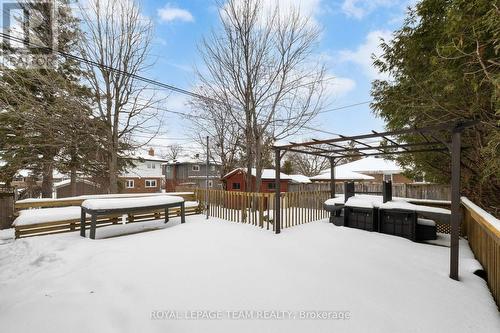 2358 Malone Crescent, Ottawa, ON - Outdoor